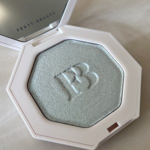 Fenty beauty chillz highlighter
